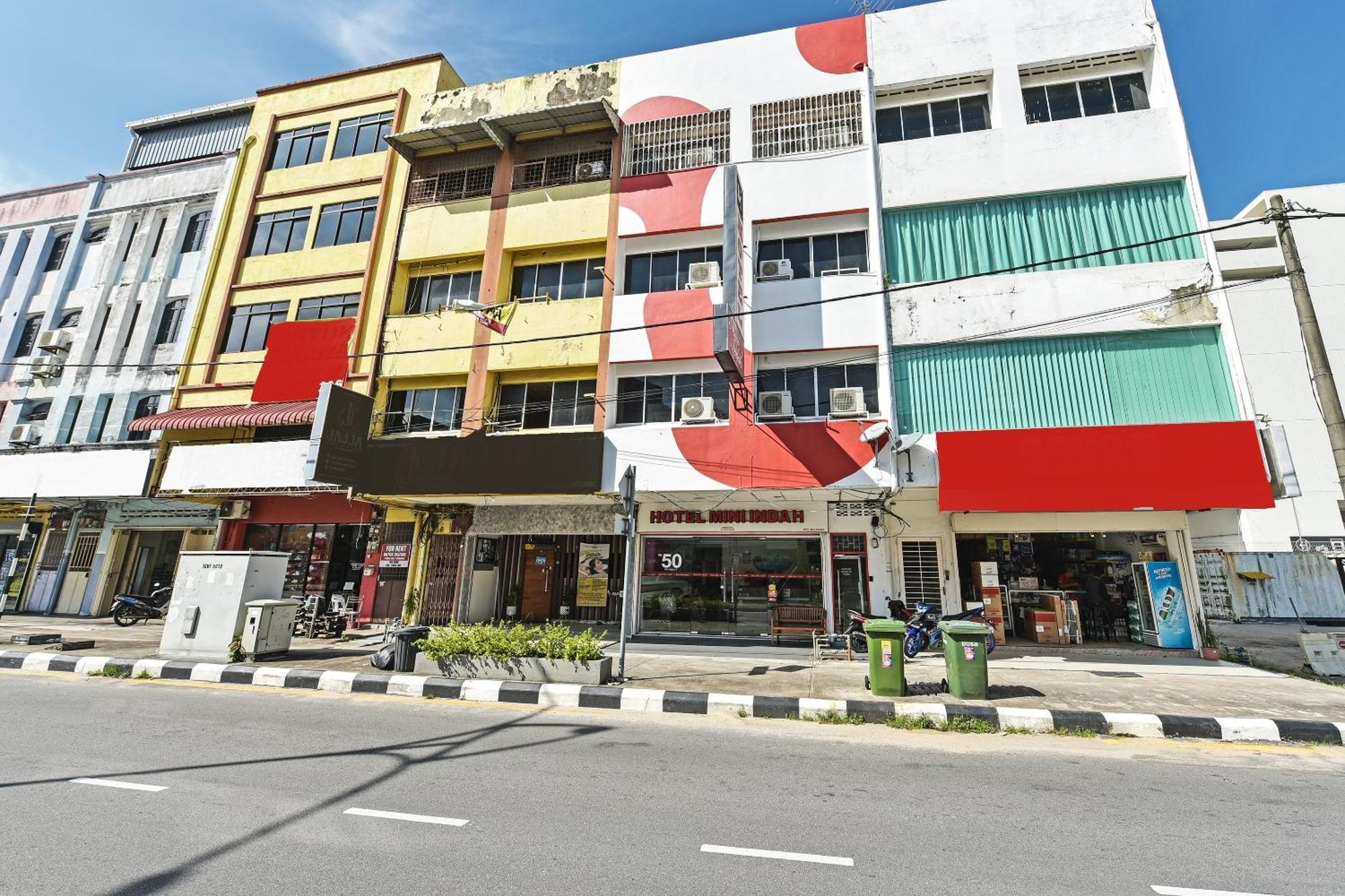 Oyo 90727 Mini Indah Hotel 2*
